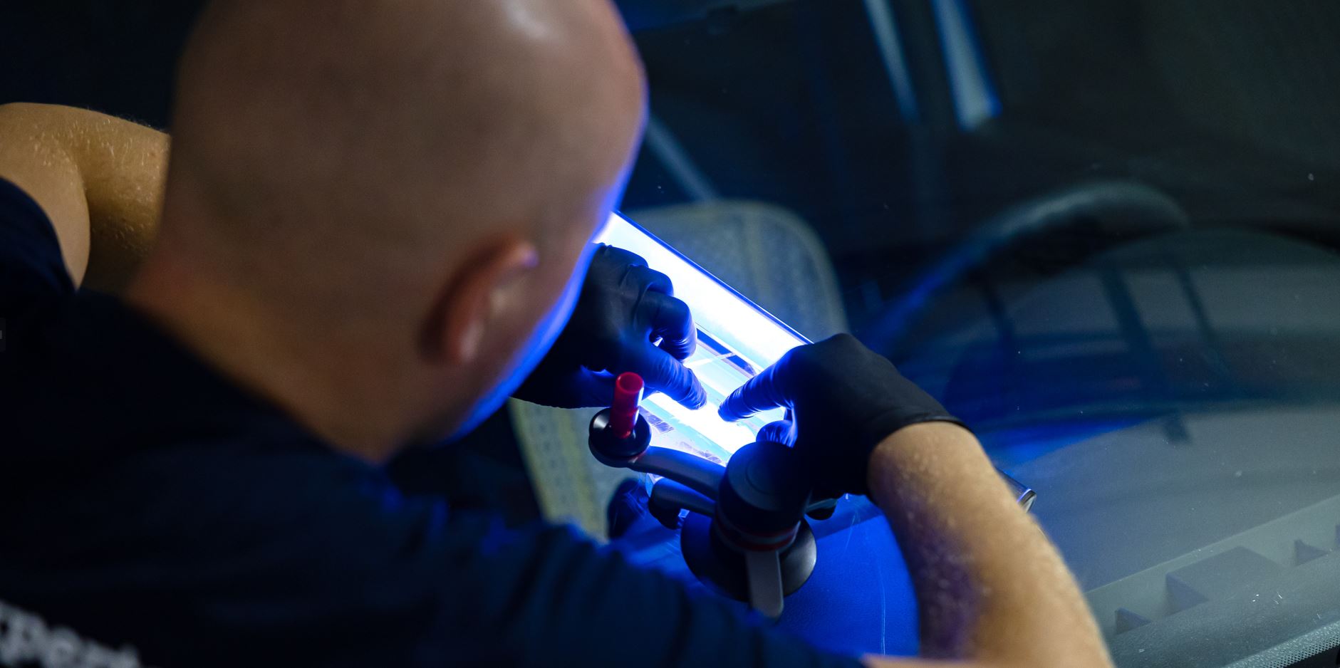 Car glass repair hero